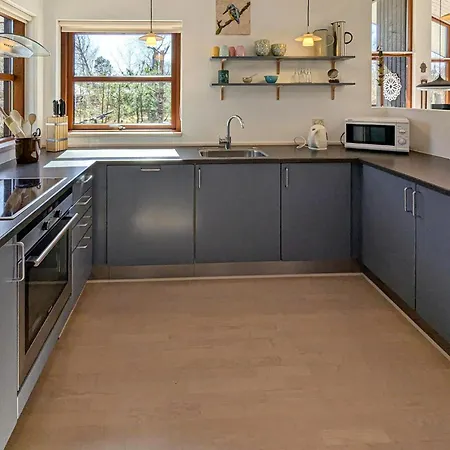 Three-bedroom In Albak בית נופש Ålbæk