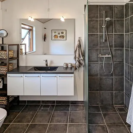 Three-bedroom In Albak * Ålbæk