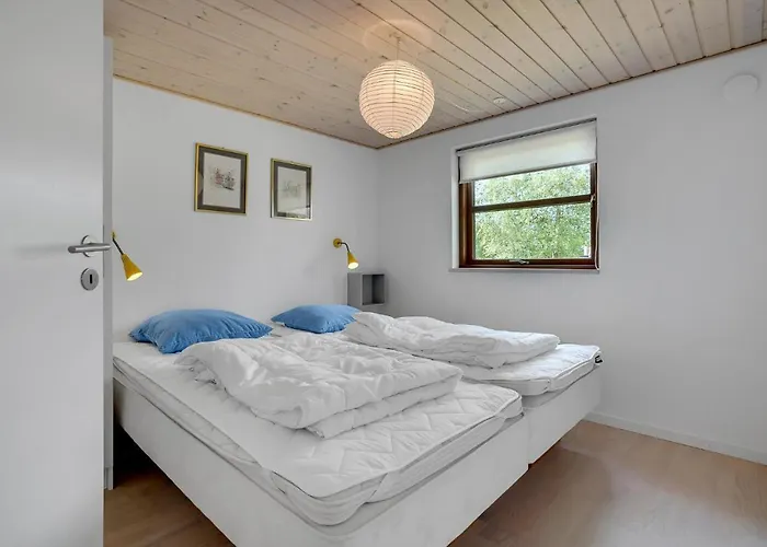 Ferienhaus Three-bedroom In Albak *